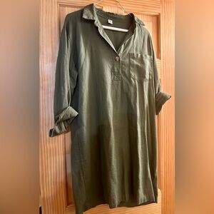 Old Navy Shirt Dress in olive green size medium